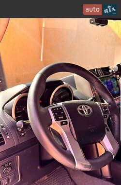 Позашляховик / Кросовер Toyota Land Cruiser Prado 2011 в Охтирці