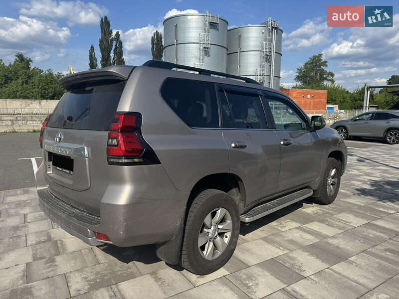 Внедорожник / Кроссовер Toyota Land Cruiser Prado 2019 в Киеве фото 5 Внедорожник / Кроссовер Toyota Land Cruiser Prado 2019 в Киеве