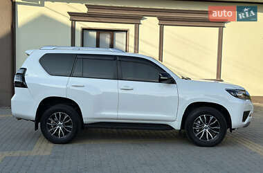 Внедорожник / Кроссовер Toyota Land Cruiser Prado 2020 в 