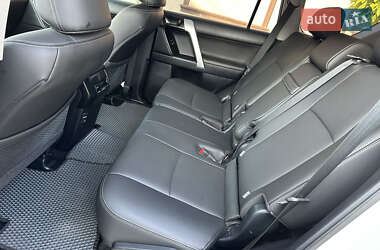Внедорожник / Кроссовер Toyota Land Cruiser Prado 2020 в 