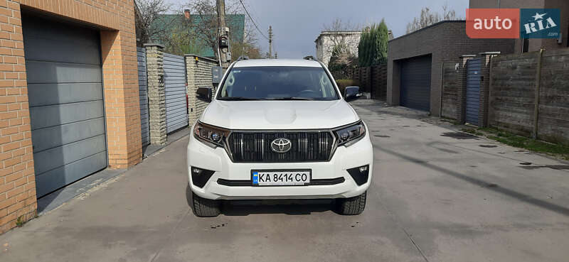 Toyota Land Cruiser Prado 2021