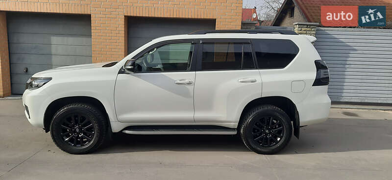 Внедорожник / Кроссовер Toyota Land Cruiser Prado 2021 в Киеве