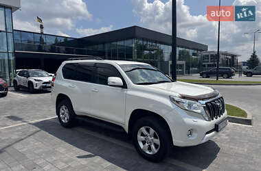 Позашляховик / Кросовер Toyota Land Cruiser Prado 2016 в 