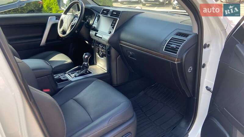 Позашляховик / Кросовер Toyota Land Cruiser Prado 2020 в Хмельницькому фото 6 Позашляховик / Кросовер Toyota Land Cruiser Prado 2020 в Хмельницькому