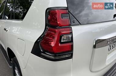 Внедорожник / Кроссовер Toyota Land Cruiser Prado 2020 в 