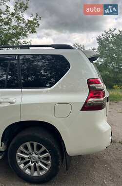 Внедорожник / Кроссовер Toyota Land Cruiser Prado 2013 в 