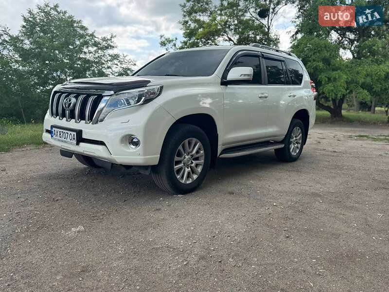 Внедорожник / Кроссовер Toyota Land Cruiser Prado 2013 в 