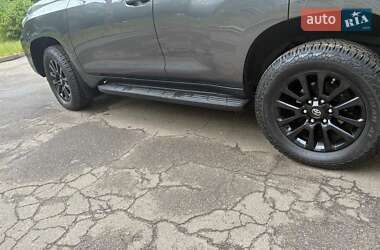 Внедорожник / Кроссовер Toyota Land Cruiser Prado 2021 в 
