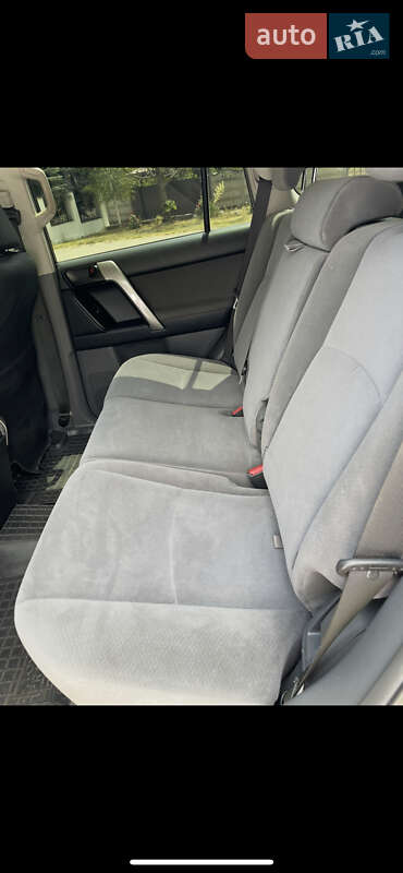 Позашляховик / Кросовер Toyota Land Cruiser Prado 2013 в Кривому Розі