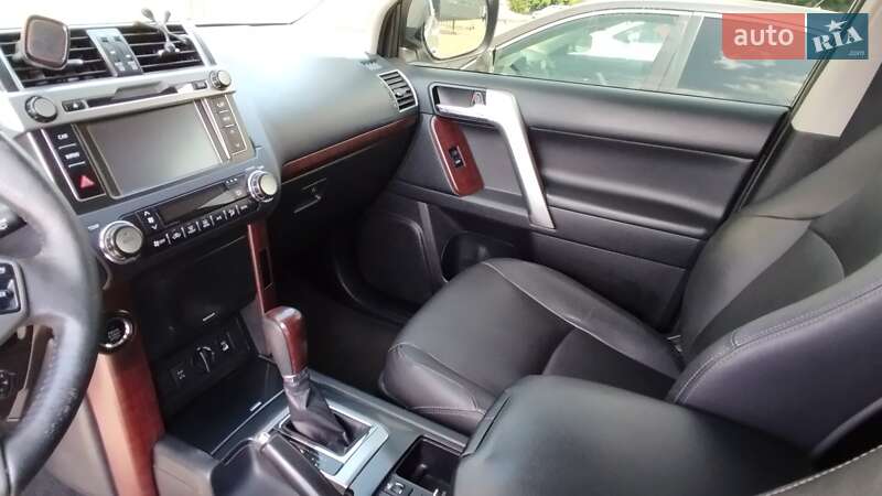 Внедорожник / Кроссовер Toyota Land Cruiser Prado 2017 в Киеве