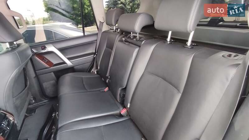 Внедорожник / Кроссовер Toyota Land Cruiser Prado 2017 в Киеве