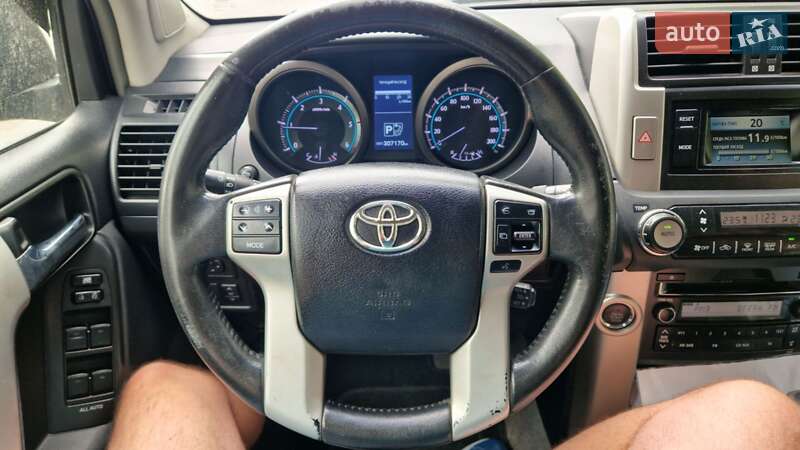 Внедорожник / Кроссовер Toyota Land Cruiser Prado 2010 в Ровно фото 12 Внедорожник / Кроссовер Toyota Land Cruiser Prado 2010 в Ровно