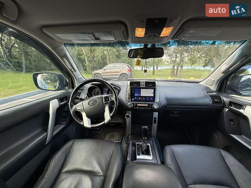 Позашляховик / Кросовер Toyota Land Cruiser Prado 2012 в Києві фото 12 Позашляховик / Кросовер Toyota Land Cruiser Prado 2012 в Києві
