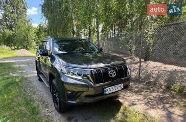 Позашляховик / Кросовер Toyota Land Cruiser Prado 2022 в Києві