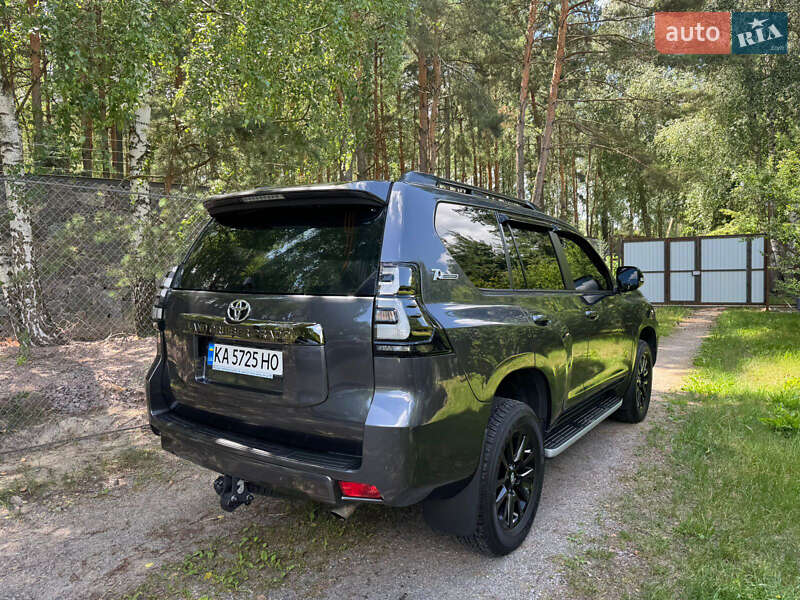 Позашляховик / Кросовер Toyota Land Cruiser Prado 2022 в Києві