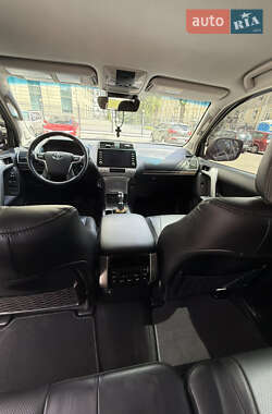 Позашляховик / Кросовер Toyota Land Cruiser Prado 2020 в 