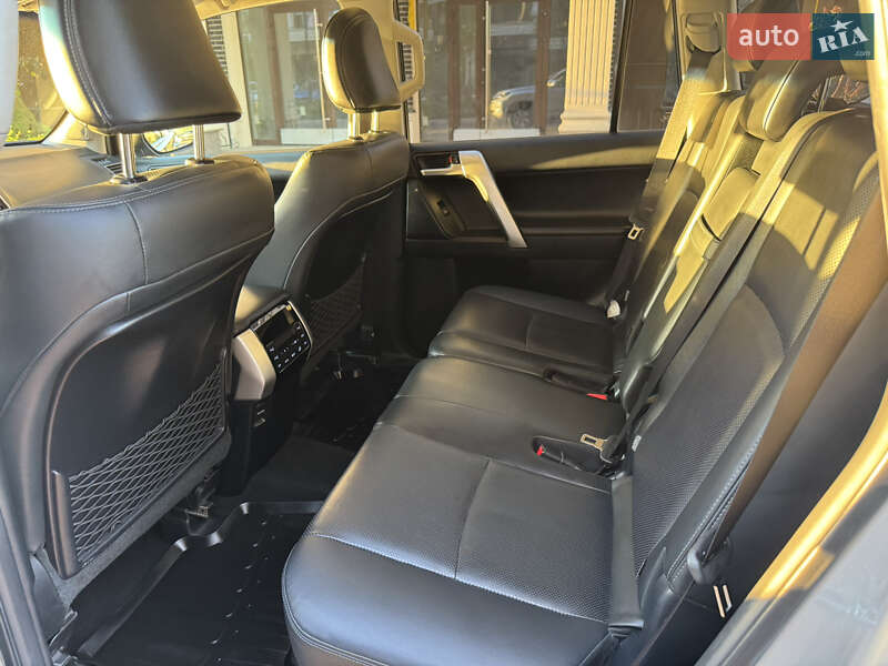 Внедорожник / Кроссовер Toyota Land Cruiser Prado 2019 в Киеве
