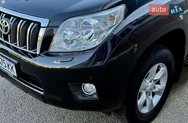Позашляховик / Кросовер Toyota Land Cruiser Prado 2013 в 