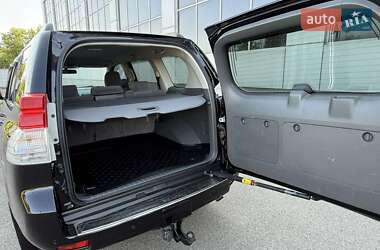 Позашляховик / Кросовер Toyota Land Cruiser Prado 2013 в 