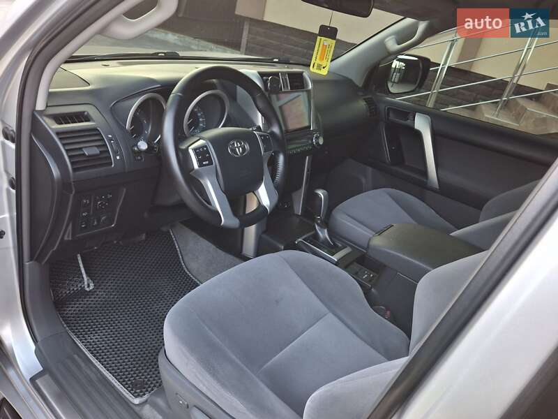 Внедорожник / Кроссовер Toyota Land Cruiser Prado 2013 в Ивано-Франковске