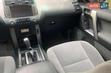 Позашляховик / Кросовер Toyota Land Cruiser Prado 2013 в 
