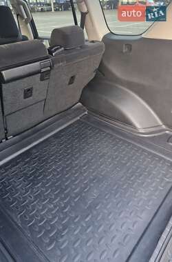 Позашляховик / Кросовер Toyota Land Cruiser Prado 2014 в 