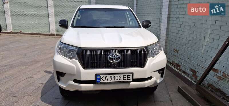 Внедорожник / Кроссовер Toyota Land Cruiser Prado 2021 в Киеве