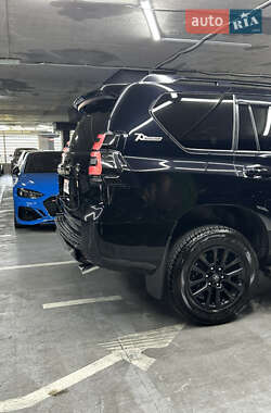 Внедорожник / Кроссовер Toyota Land Cruiser Prado 2021 в 