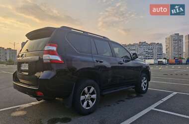 Позашляховик / Кросовер Toyota Land Cruiser Prado 2014 в 