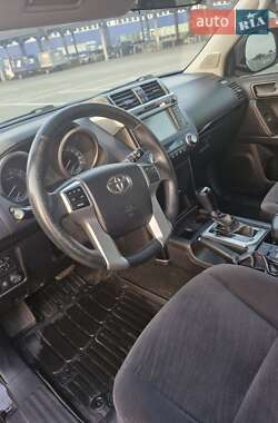 Позашляховик / Кросовер Toyota Land Cruiser Prado 2014 в 