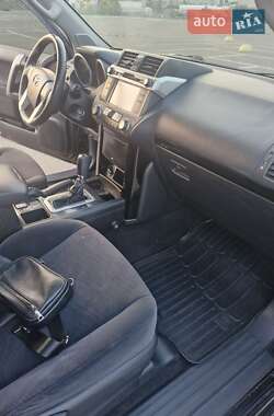 Позашляховик / Кросовер Toyota Land Cruiser Prado 2014 в 