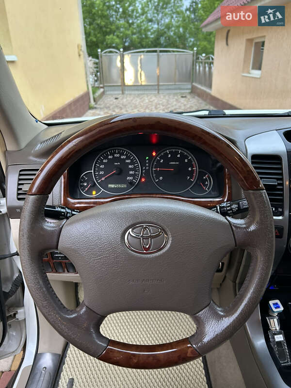 Позашляховик / Кросовер Toyota Land Cruiser Prado 2004 в Іршаві