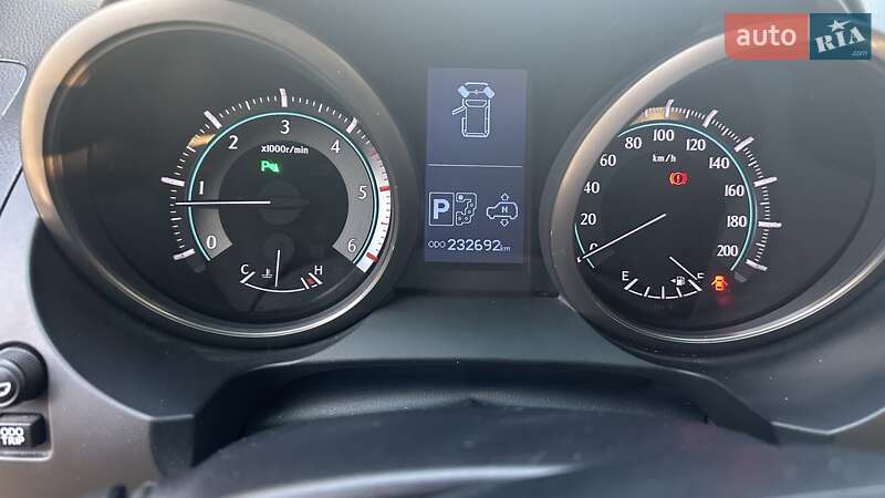 Позашляховик / Кросовер Toyota Land Cruiser Prado 2013 в Києві