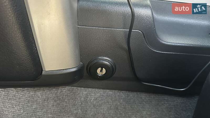 Позашляховик / Кросовер Toyota Land Cruiser Prado 2013 в Києві