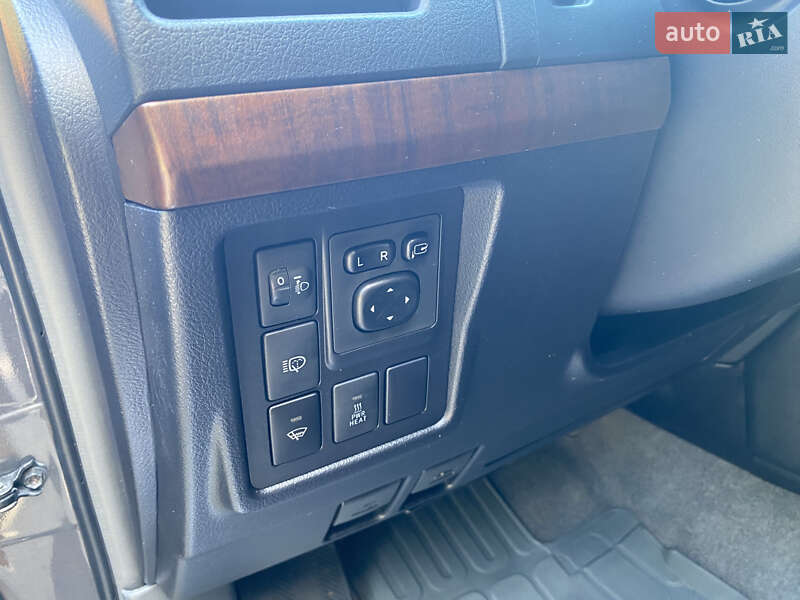 Внедорожник / Кроссовер Toyota Land Cruiser Prado 2011 в Черновцах