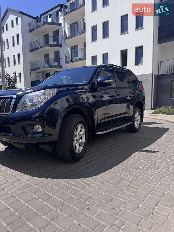 Toyota Land Cruiser Prado 2011