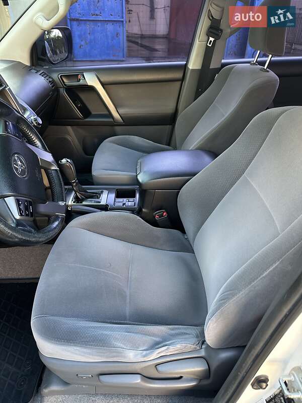 Внедорожник / Кроссовер Toyota Land Cruiser Prado 2013 в Южноукраинске