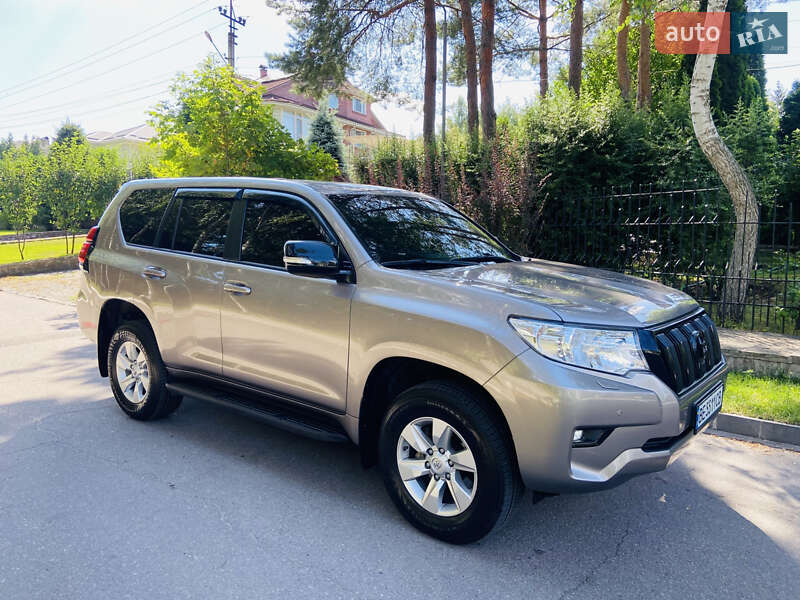 Позашляховик / Кросовер Toyota Land Cruiser Prado 2018 в Києві