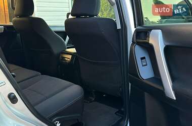 Внедорожник / Кроссовер Toyota Land Cruiser Prado 2020 в 