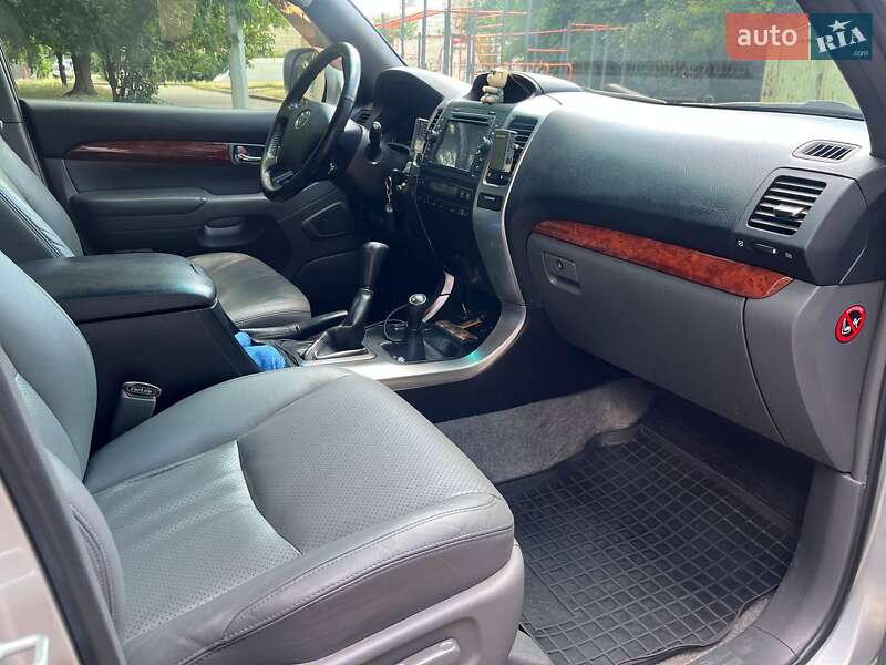 Внедорожник / Кроссовер Toyota Land Cruiser Prado 2007 в Киеве