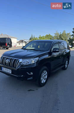 Внедорожник / Кроссовер Toyota Land Cruiser Prado 2022 в 