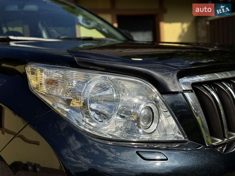 Позашляховик / Кросовер Toyota Land Cruiser Prado 2012 в Києві