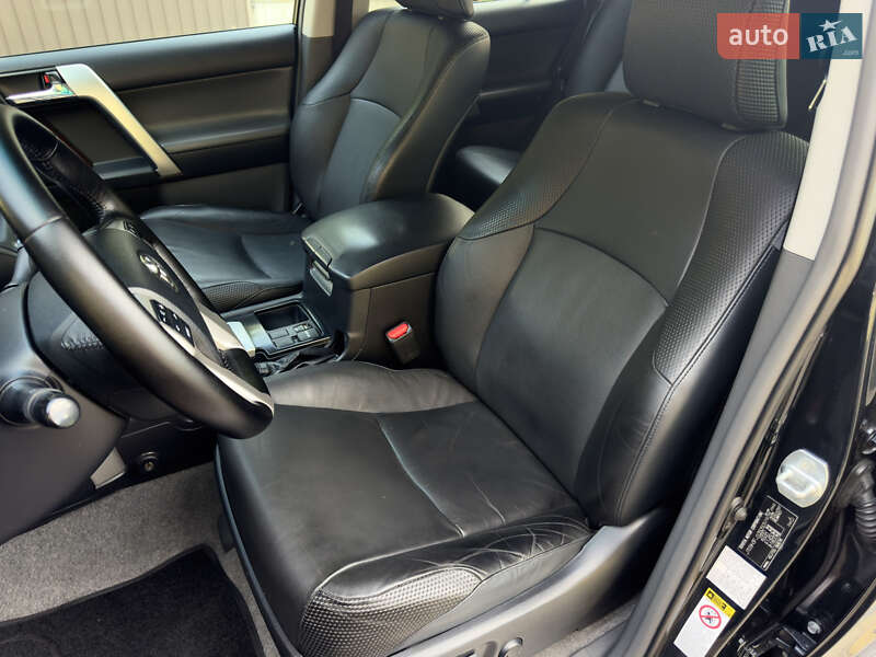 Позашляховик / Кросовер Toyota Land Cruiser Prado 2012 в Києві