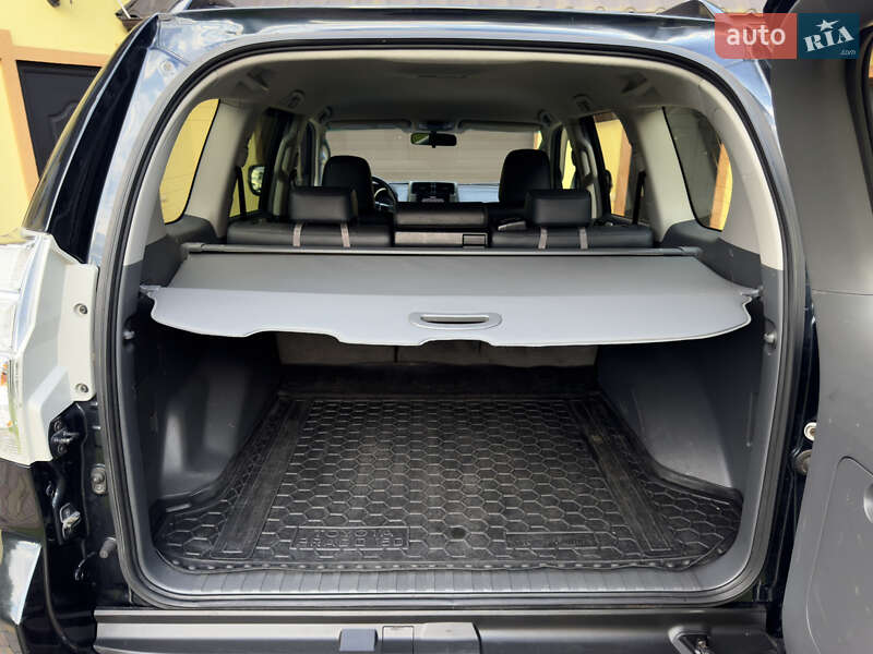 Позашляховик / Кросовер Toyota Land Cruiser Prado 2012 в Києві