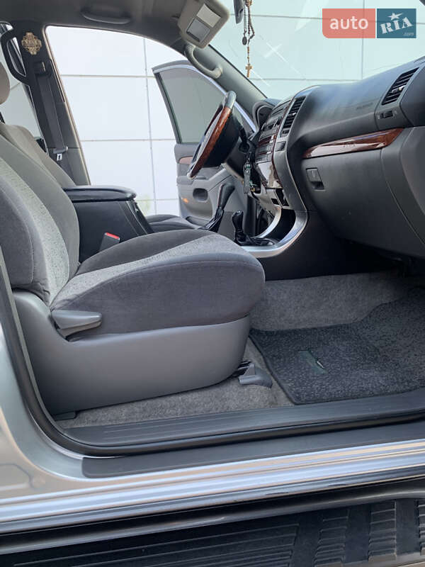 Внедорожник / Кроссовер Toyota Land Cruiser Prado 2007 в Днепре