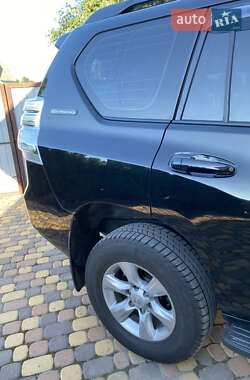 Внедорожник / Кроссовер Toyota Land Cruiser Prado 2012 в 