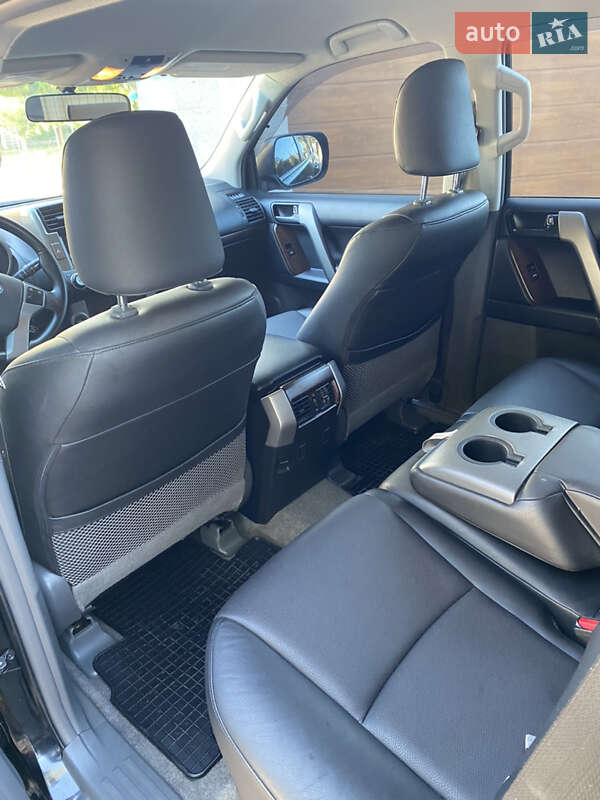 Внедорожник / Кроссовер Toyota Land Cruiser Prado 2012 в Хмельнике