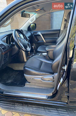 Внедорожник / Кроссовер Toyota Land Cruiser Prado 2012 в 