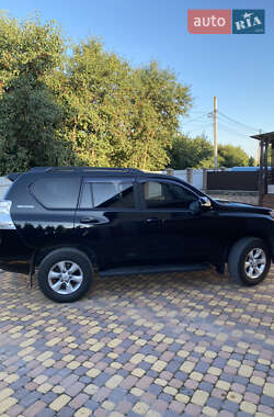 Внедорожник / Кроссовер Toyota Land Cruiser Prado 2012 в 