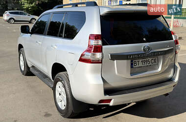 Позашляховик / Кросовер Toyota Land Cruiser Prado 2017 в 